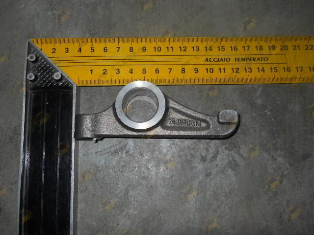 Коромысло впускного клапана 614050048