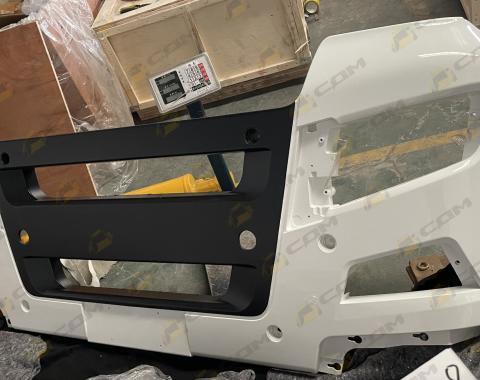 Бампер на тягач белый C7H SITRAK 812W41610-0306